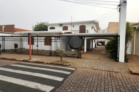 Sobrado à venda ou para alugar com 4 quartos, sendo 2 suítes, no Centro, Araraquara, SP