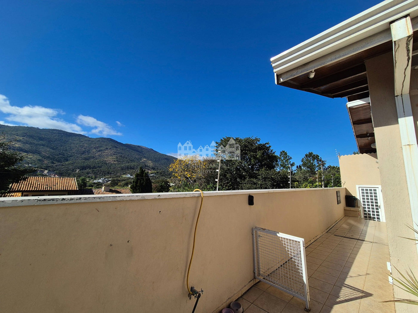 Casa à venda com 3 quartos, sendo 1 suíte, em Retiro das Fontes, Atibaia, SP