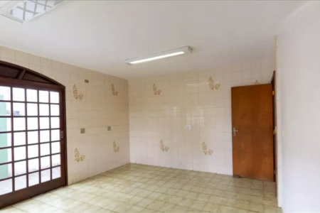 Casa à venda com 4 quartos, sendo 1 suíte,  em Vila Tiradentes, São Paulo, SP