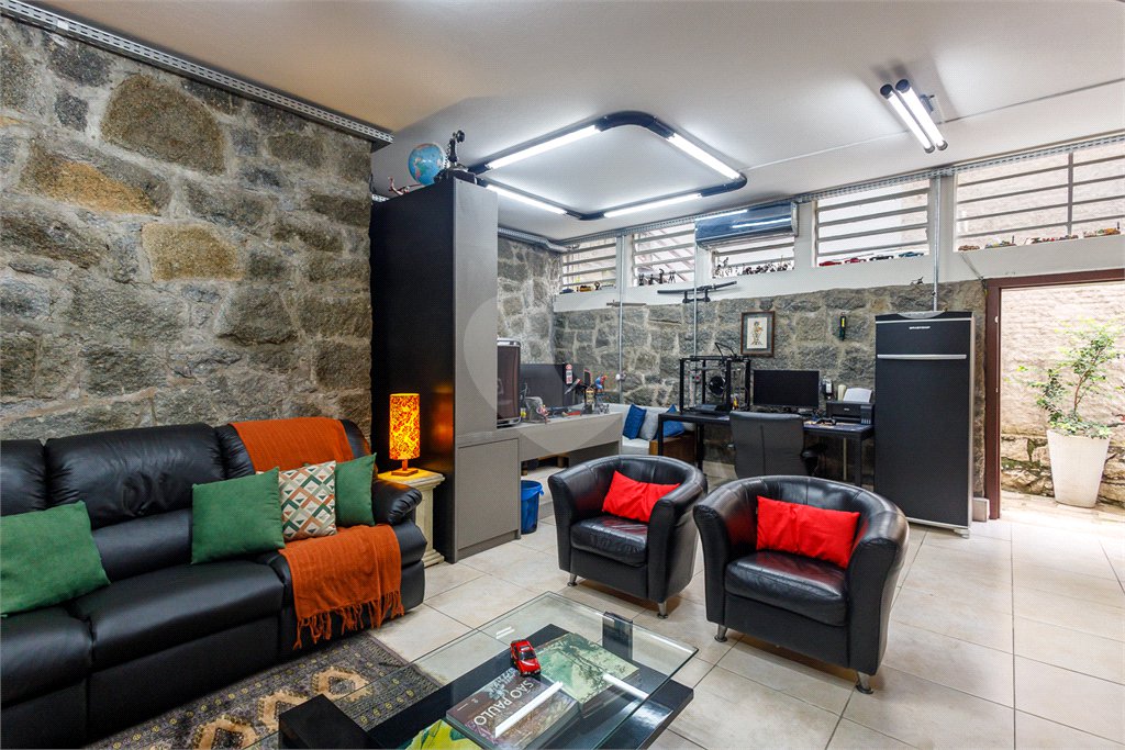 Sobrado à venda com 4 quartos, sendo 1 suíte, em Brooklin, São Paulo, SP