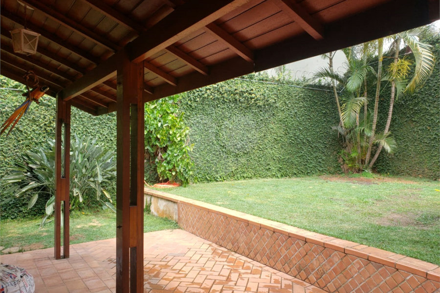 Sobrado à venda com 4 quartos, sendo 1 suíte,  em Jardim Leonor Mendes de Barros, São Paulo, SP