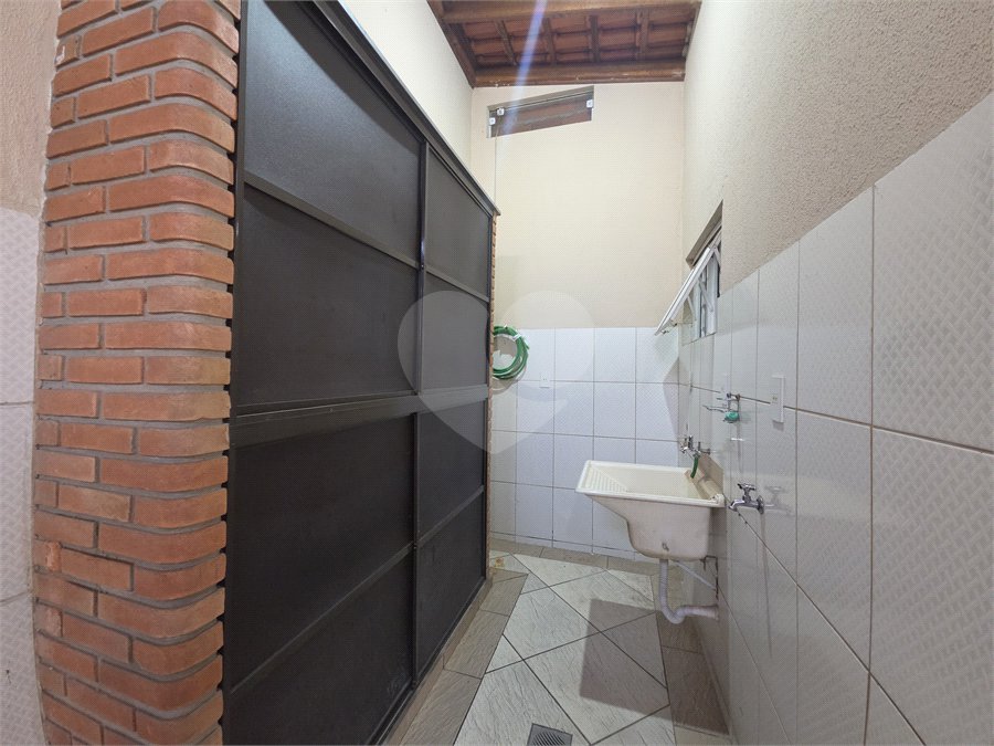 Casa à venda com 3 quartos, sendo 1 suíte, no condomínio Parque das Árvores, Sorocaba - SP