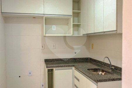 Casa à venda com 4 quartos, sendo 1 suíte, no condomínio Imperial Santa Cruz, Rio de Janeiro - RJ