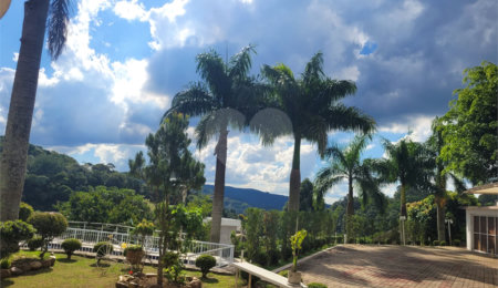 Casa à venda com 3 suítes no condomínio Alpes da Cantareira, Mairiporã - SP