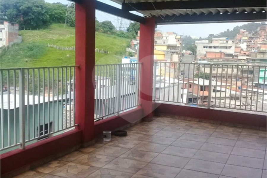 Sobrado à venda com 3 quartos no Brasilândia, São Paulo, SP