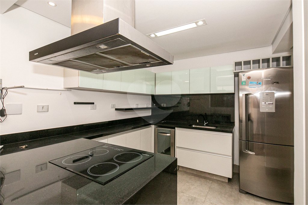 Casa à venda com 3 quartos, sendo 1 suíte, em Campo Belo, São Paulo, SP