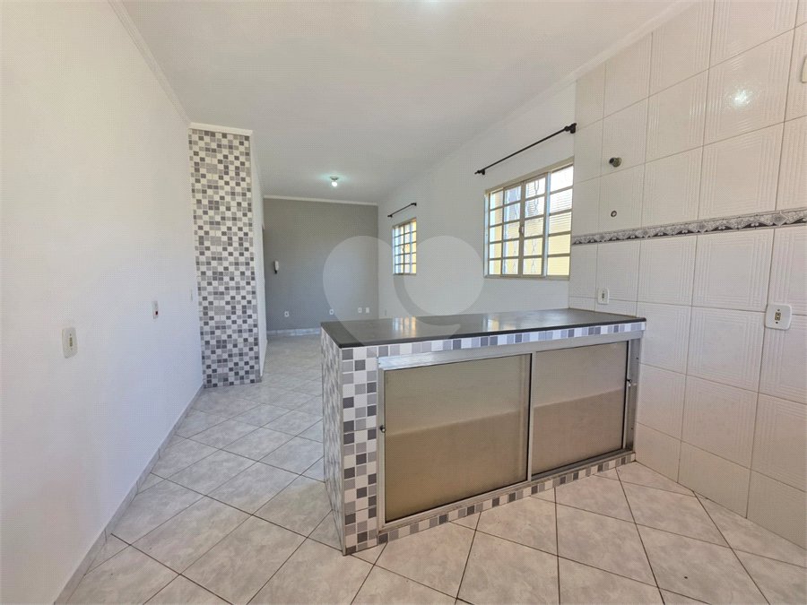 Casa à venda com 3 quartos, sendo 2 suítes, em Jardim Santo Antônio, Valinhos, SP