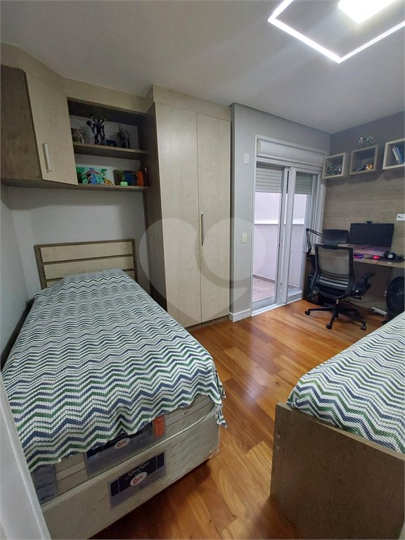 Sobrado à venda com 3 quartos, sendo 1 suíte, em Vila Nova Socorro, Mogi das Cruzes, SP