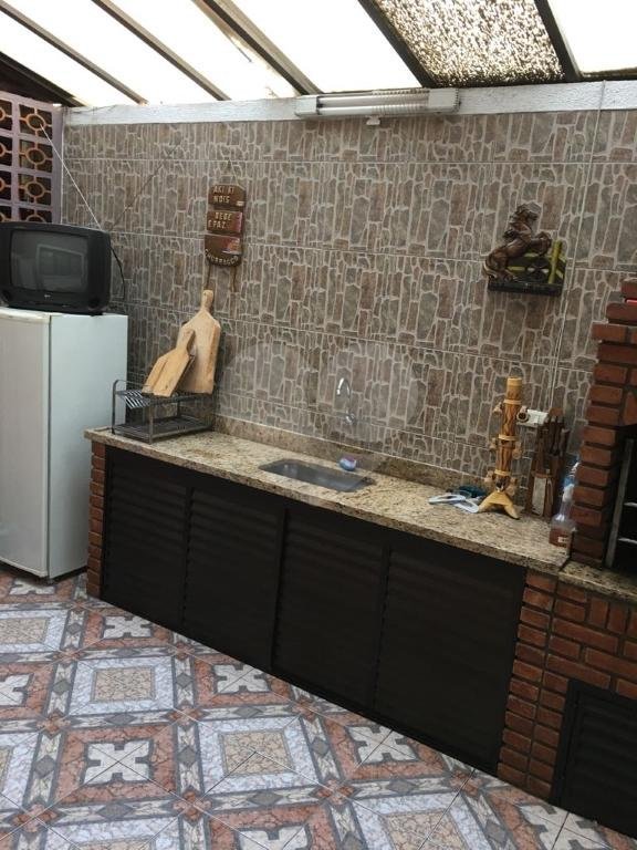 Casa à venda com 3 quartos, sendo 1 suíte, no condomínio Sobrado, São Paulo - SP