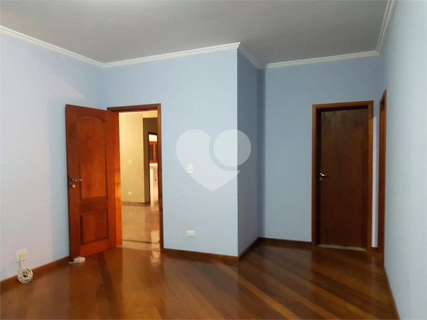 Casa à venda com 4 quartos, sendo 2 suítes, no condomínio Alpes da Cantareira, Mairiporã - SP