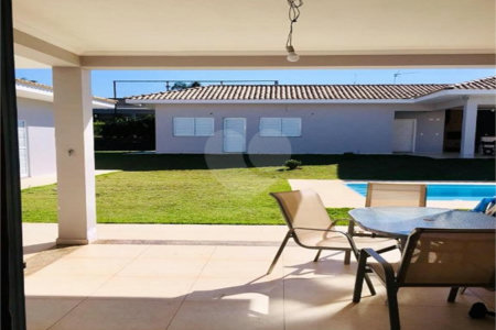 Casa à venda com 3 suítes no condomínio Portal do Sabiá, Araçoiaba da Serra - SP