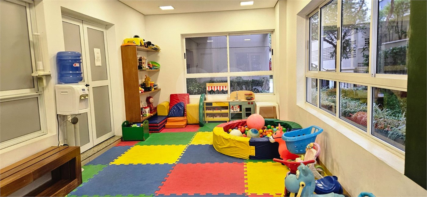 Apartamento à venda com 3 quartos, sendo 2 suítes, em Pinheiros, São Paulo, SP