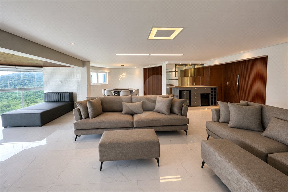 Apartamento à venda com 5 suítes em Parque Enseada, Guarujá, SP