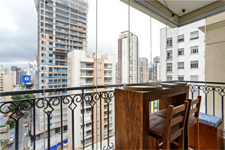 Apartamento à venda com 3 quartos, sendo 1 suíte,  em Jardim das Acácias, São Paulo, SP