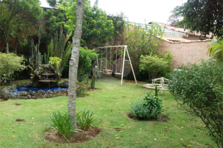 Chácara à venda com 4 quartos, sendo 1 suíte,  em Vila Dom Pedro, Atibaia, SP