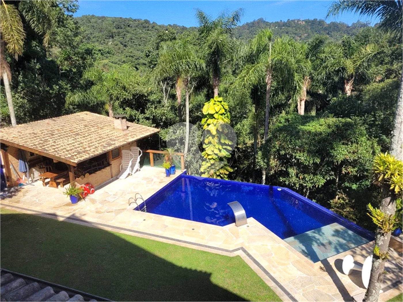 Casa à venda com 3 quartos, sendo 1 suíte,  no condomínio Residencial Bosque da Serra, Mairiporã - SP