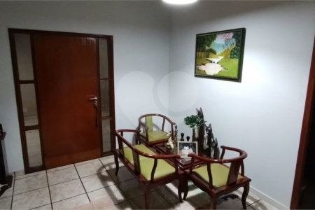 Casa à venda com 3 quartos, sendo 1 suíte, no Centro, Paranaíba, MS