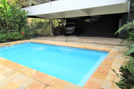 Casa à venda com 3 quartos, sendo 1 suíte, em Guarapiranga, São Paulo, SP