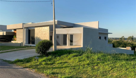 Casa à venda com 3 suítes no condomínio Village Ipanema I, Araçoiaba da Serra - SP