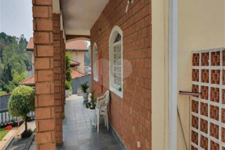 Casa à venda com 3 quartos no condomínio Recanto Florido, Vinhedo - SP