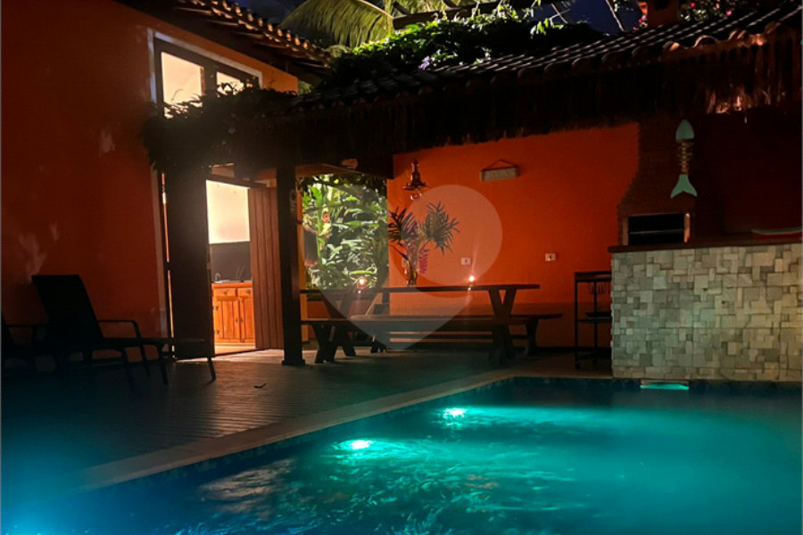 Casa à venda com 4 quartos, sendo 2 suítes,  em Barra Velha, Ilhabela, SP