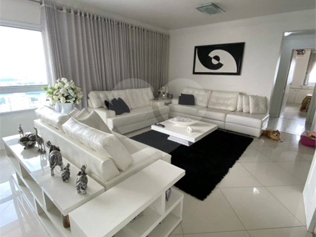 Apartamento à venda com 3 suítes em Santana, São Paulo, SP