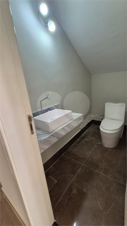 Casa à venda com 3 suítes no condomínio Residencial Villa Di Treviso, Vinhedo - SP