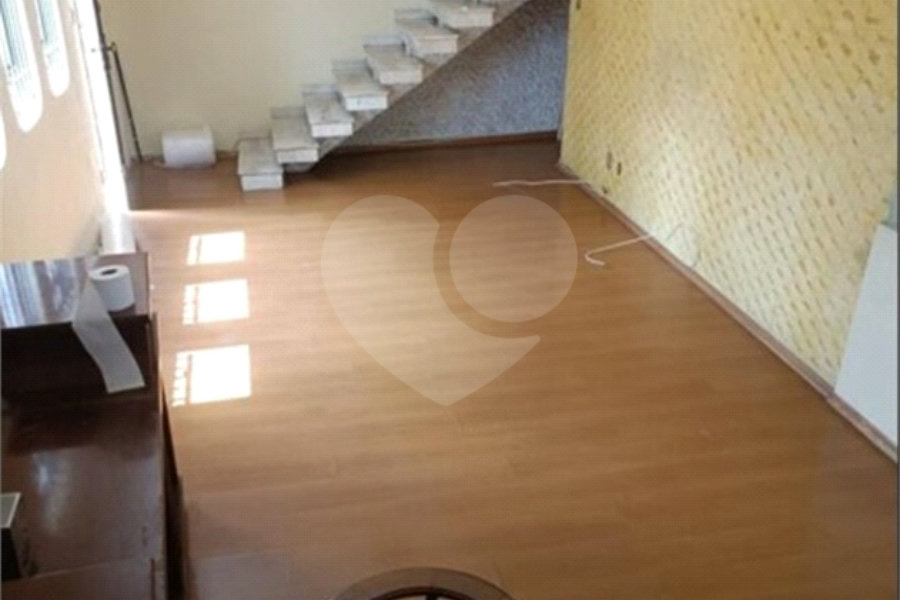 Sobrado à venda com 3 quartos em Vila Guarani, Santo André, SP