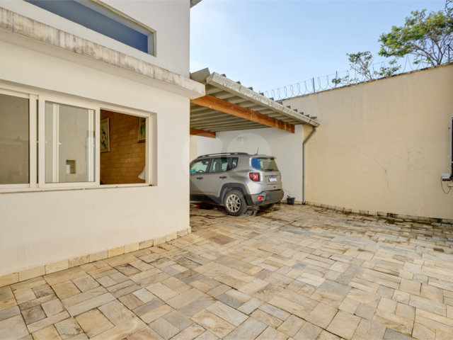 Casa à venda com 5 quartos, sendo 3 suítes,  no condomínio Triplex, São Paulo - SP