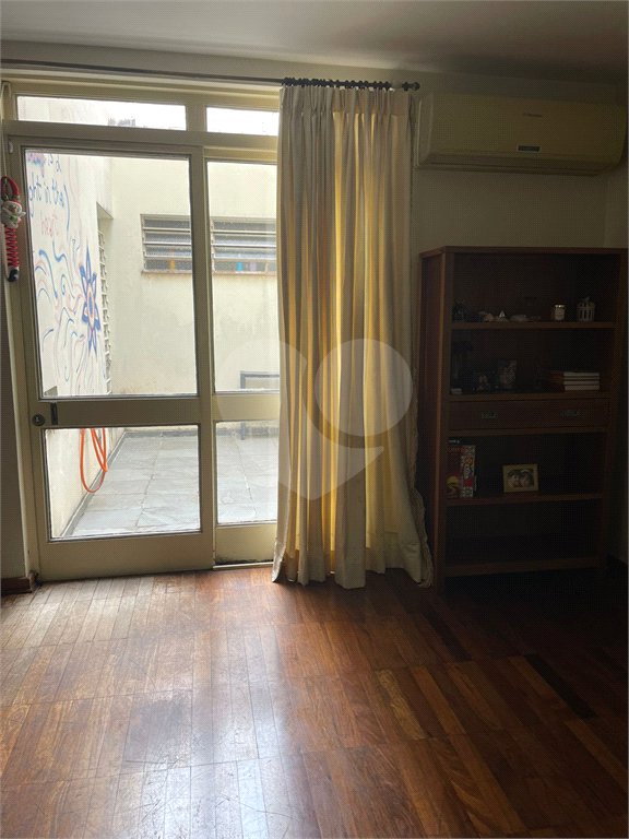 Sobrado à venda com 5 quartos, sendo 2 suítes, em Vila Cordeiro, São Paulo, SP