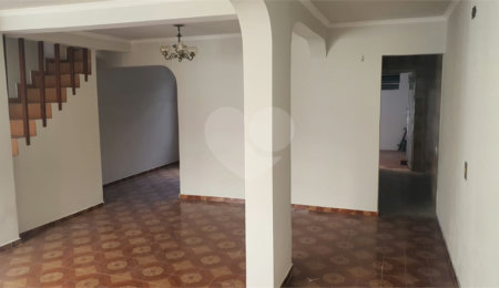 Sobrado à venda com 3 quartos em Vila Nilo, São Paulo, SP