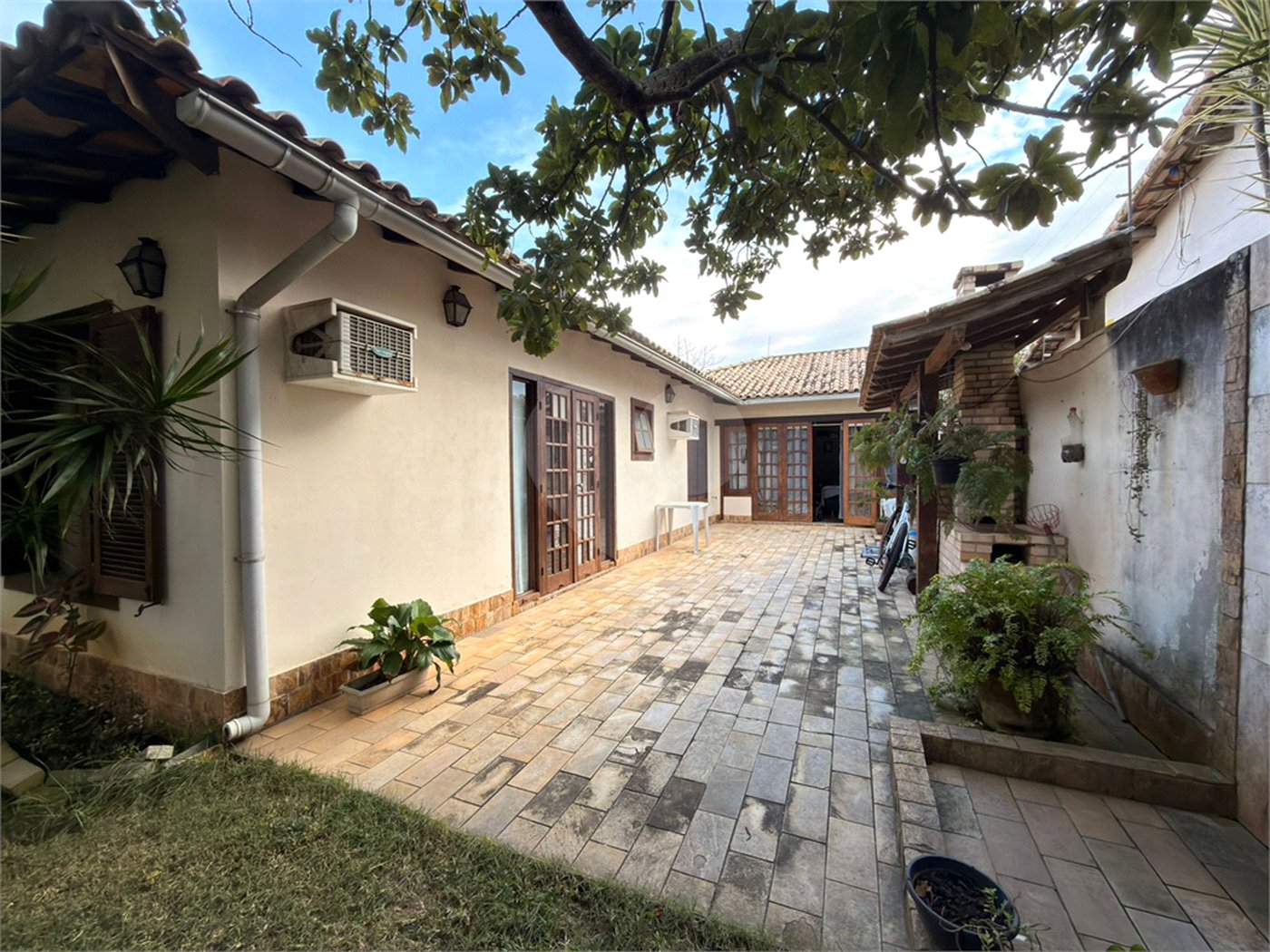 Casa à venda com 3 suítes em Portinho, Cabo Frio, RJ