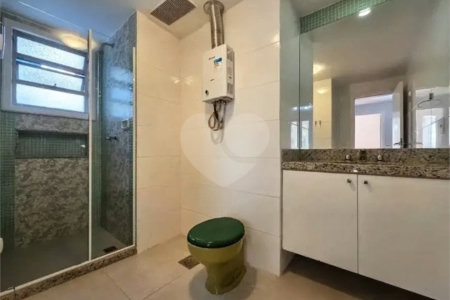 Apartamento à venda com 4 quartos, sendo 1 suíte, em Lagoa, Rio de Janeiro, RJ
