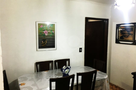 Sobrado à venda com 4 quartos, sendo 1 suíte,  em Vila Gomes, São Paulo, SP