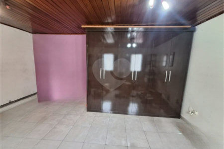 Sobrado com 2 dormitórios com 2 vagas de garagem
