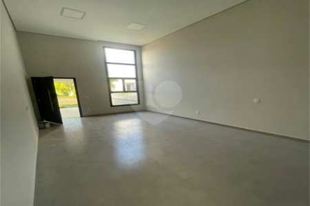 Casa à venda com 3 quartos, sendo 1 suíte, no condomínio Vila Paraty, Indaiatuba - SP