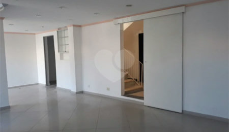 Sobrado para alugar com 4 quartos no Centro, São Roque, SP