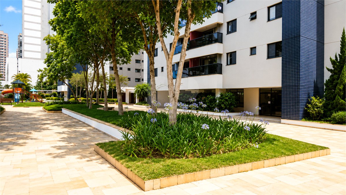 Apartamento à venda com 3 quartos, sendo 1 suíte, em Santo Amaro, São Paulo, SP