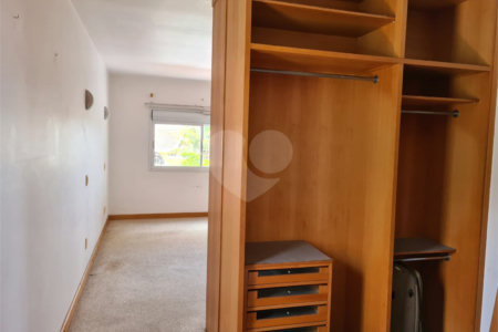 Casa à venda com 6 quartos, sendo 4 suítes, no condomínio Jardim Paulista I, Vinhedo - SP