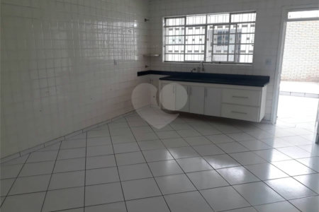 Sobrado à venda com 3 quartos em Jardim Franca, São Paulo, SP