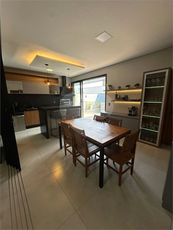 Casa à venda com 3 quartos, sendo 1 suíte, no condomínio Residencial Evidências, Indaiatuba - SP