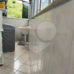 Casa à venda com 5 quartos, sendo 3 suítes, no condomínio Village Texeira Campos, Rio de Janeiro - RJ