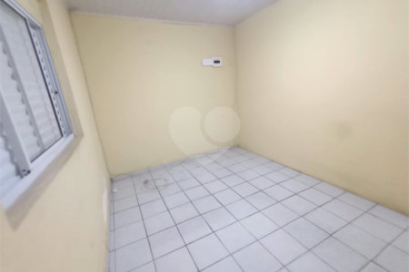 Sobrado à venda com 3 quartos em Sítio Pinheirinho, São Paulo, SP
