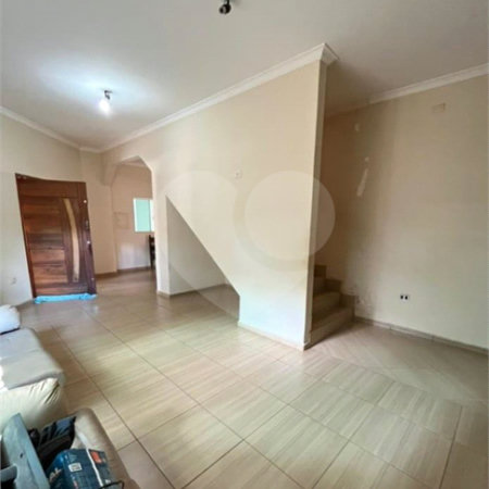 Casa à venda com 5 quartos, sendo 3 suítes,  em Jardim Novo Aeroporto, Três Lagoas, MS