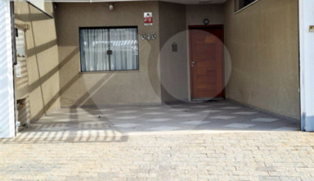 Sobrado à venda com 3 quartos, sendo 1 suíte,  em Jardim Leocádia, Sorocaba, SP