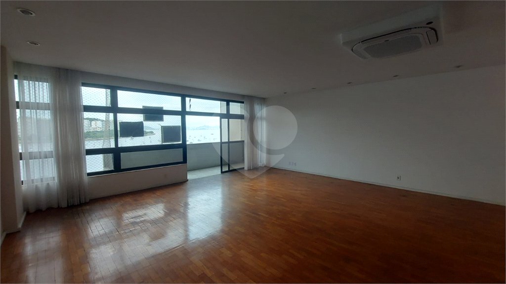 Apartamento à venda com 3 quartos, sendo 1 suíte, em Botafogo, Rio de Janeiro, RJ