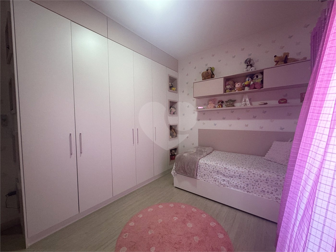Casa à venda com 3 quartos, sendo 1 suíte,  no condomínio Lago da Serra, Araçoiaba da Serra - SP