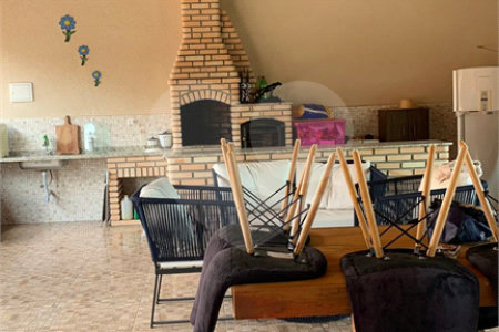 Casa Térrea à venda com 3 quartos no Centro, Poá, SP