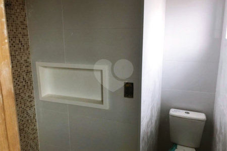 Casa à venda com 2 suítes no condomínio Residence Adelina, São Paulo - SP