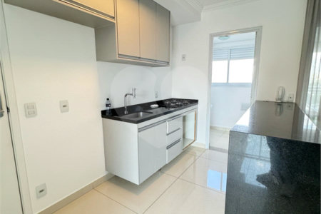 Apartamento à venda com 3 quartos, sendo 1 suíte, em Pinheiros, São Paulo, SP